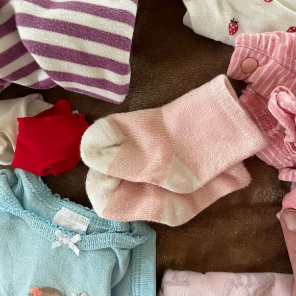 Huge Lot of 21 Baby Girl Summer Clothing Size 0-3 Months - Picture 9 of 13